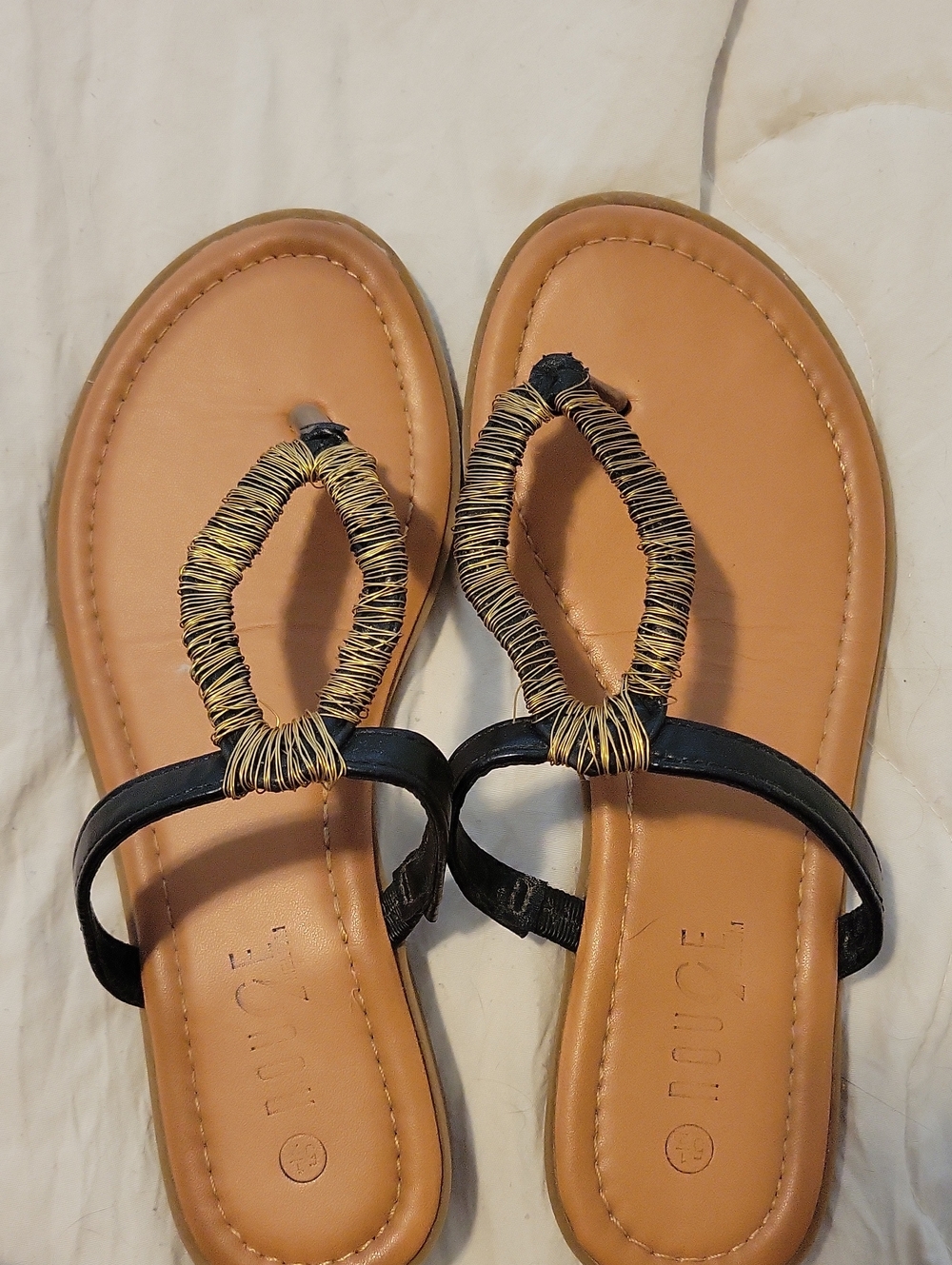 Rouge Helium Black and Gold Loop Sandals